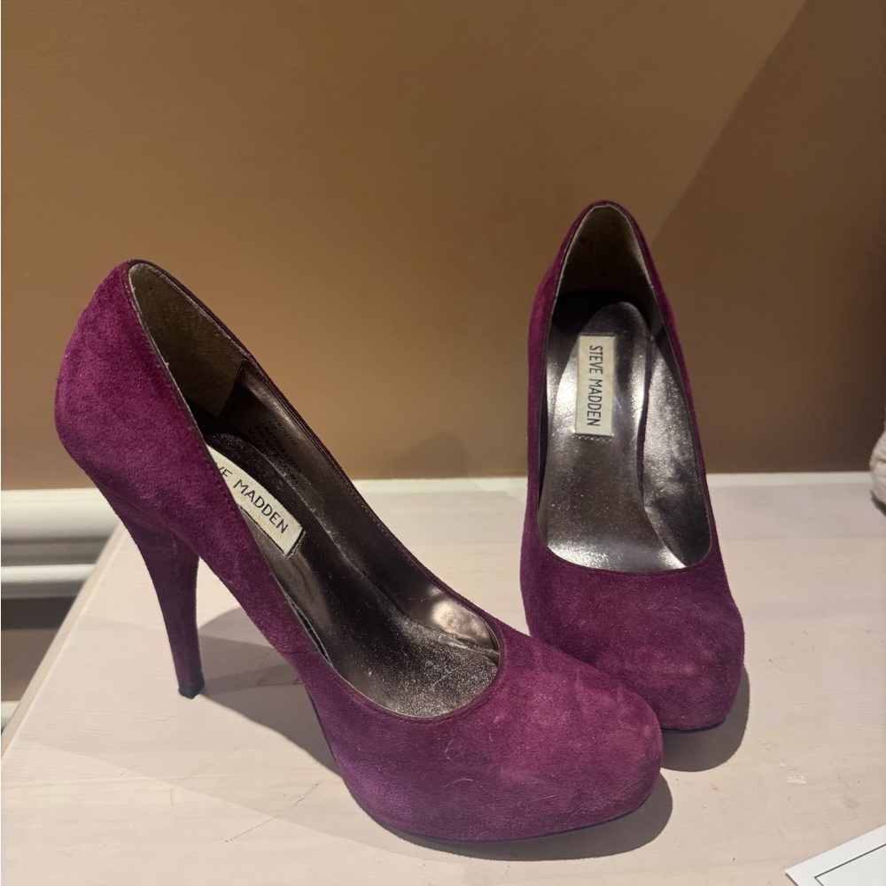 Steve Madden Women's Magenta Suede Heels